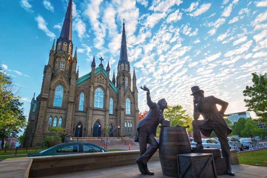 Vooraanzicht van St. Dunstans Basilica in Charlottetown op Prince Edward Island in Canada.