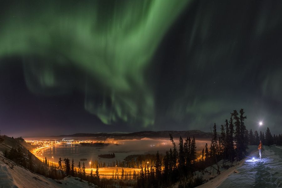 Noorderlicht boven Whitehorse in de Yukon in Canada.