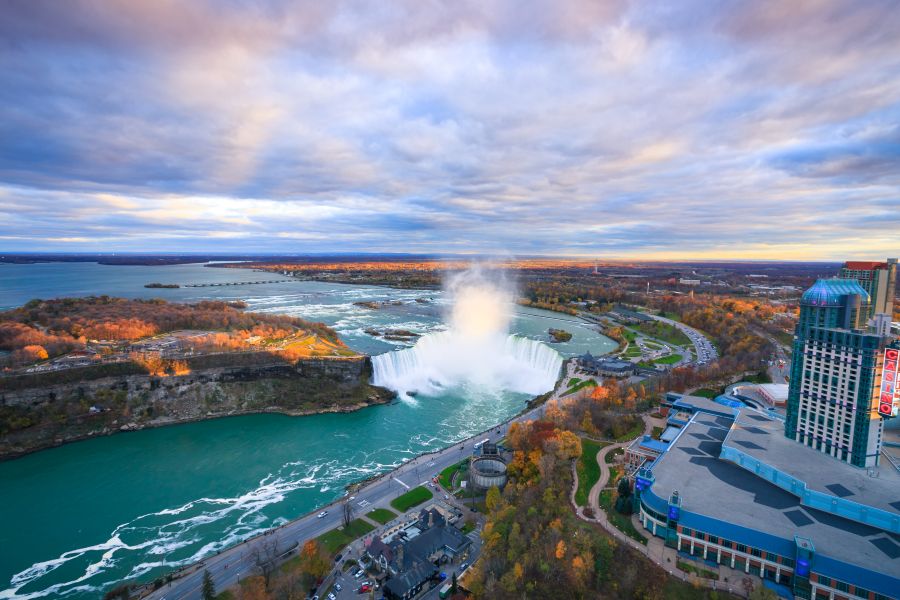 Uitzicht over Niagara Falls in Canada tijdens een rondreis