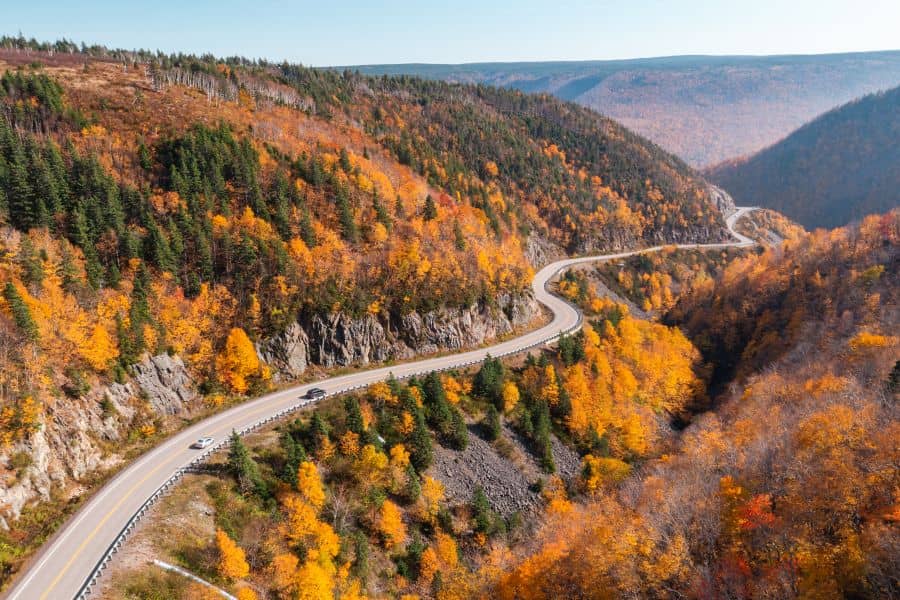 Weg op Cape Breton Island in Nova Scotia in Canada.