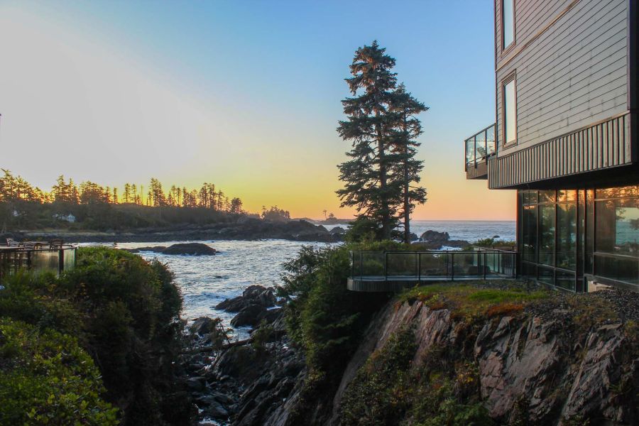 Uitzicht vanaf het Black Rock Oceanfront Resort in British Columbia in Canada.