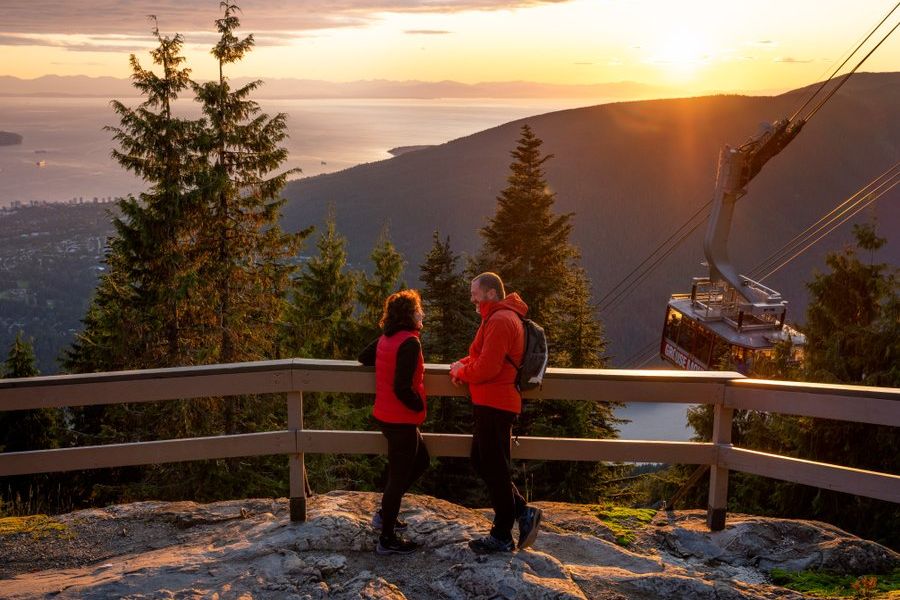 Uitzicht op de kabelbaan naar Grouse Mountain nabij Vancouver in Canada.