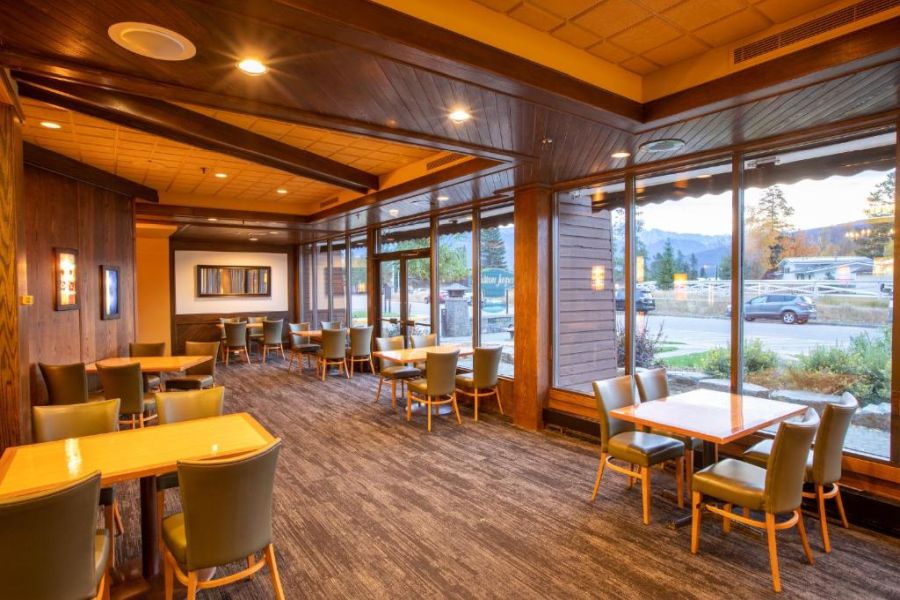 Restaurant bij Chateau Jasper tijdens een winterreis naar Canada