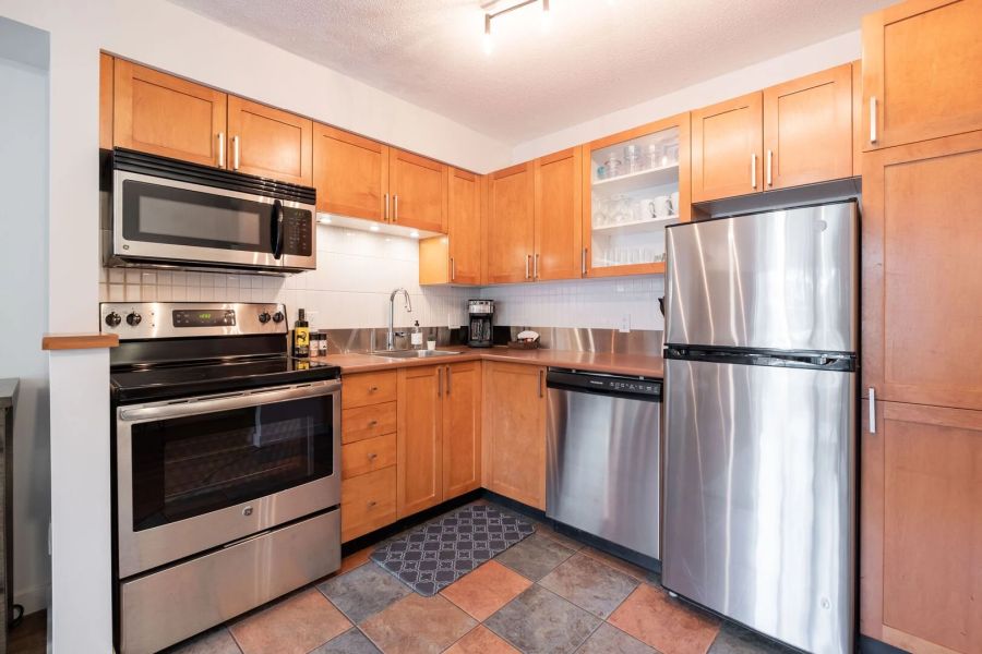 Keuken in Glaciers Reach Appartement nr. 35 tijdens een winterreis naar Canada