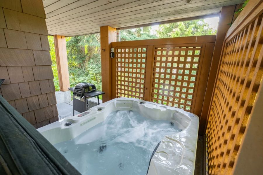 Terras bij Glaciers Reach Appartement nr. 16 tijdens een winterreis naar Canada