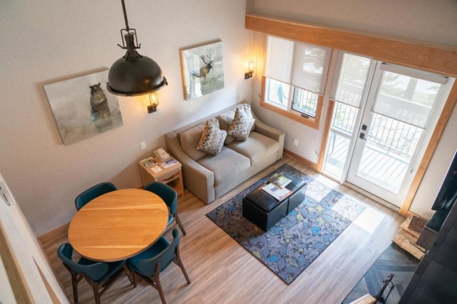 Woonruimte in een Loft bij Tunnel Mountain Resort tijdens winterreis naar Canada