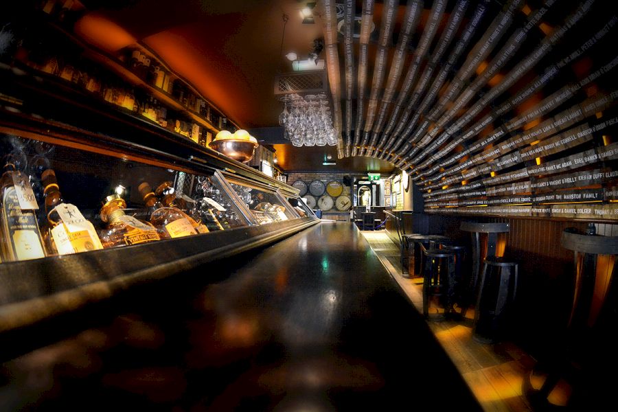 Een whiskey bar in Noord-Ierland
