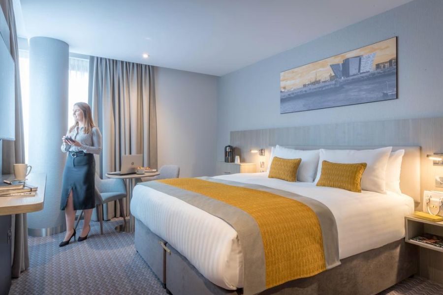 Een tweepersoonskamer in het Maldron Hotel Belfast