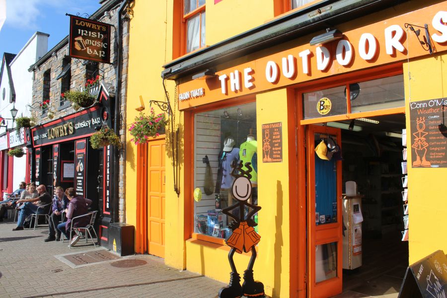 B&B autorondreis Ireland West, Gezellige straat in Clifden