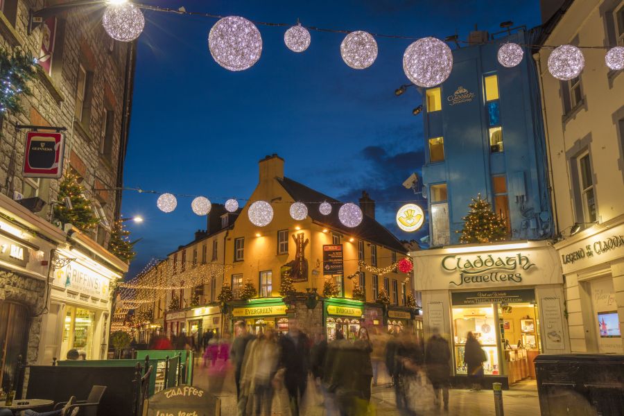 Christmas Market and Lights, Eyre Square, Galway, City, County Galway, Ireland.