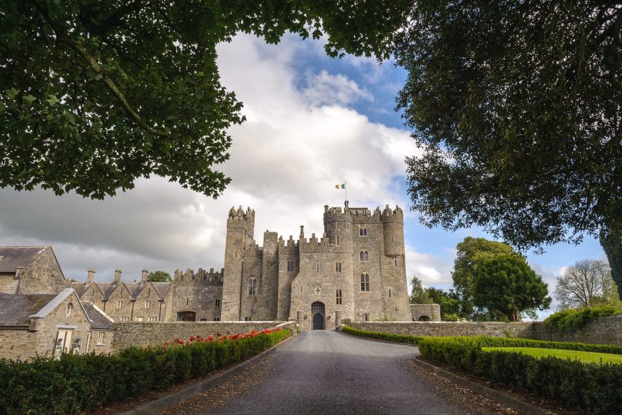 Kilkea Castle, Castledermot