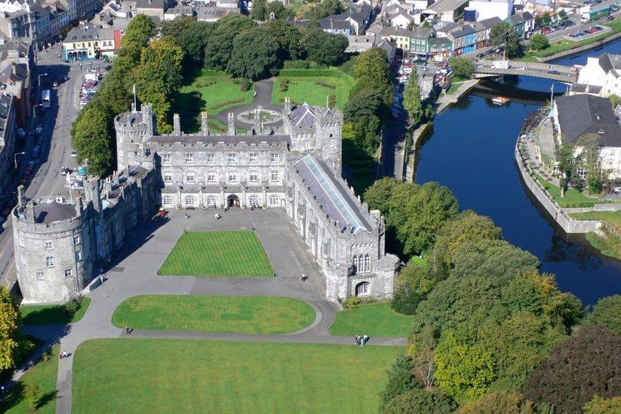 Kilkenny Castle autorondreis Ierland B&B