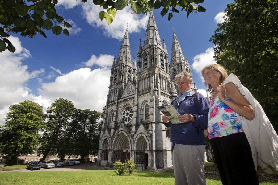 Cork, St.Finnbar Cathedral autorondreis Ierland B&B