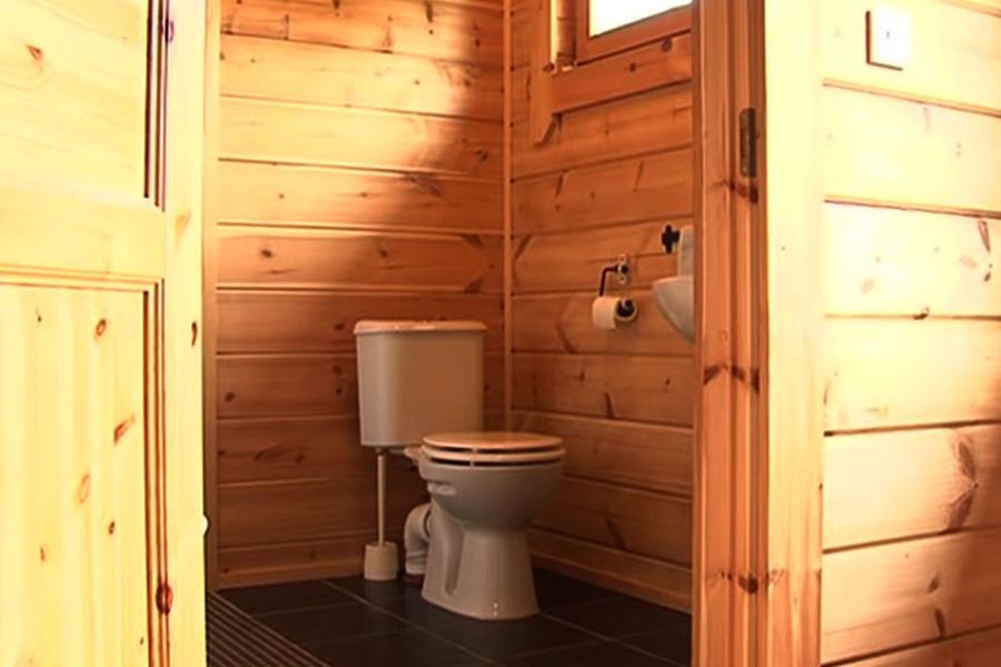 Riverhaven Chalets, Knockvicar