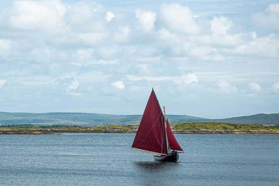 Galway Hooker Ryans Retreats - Roundstone