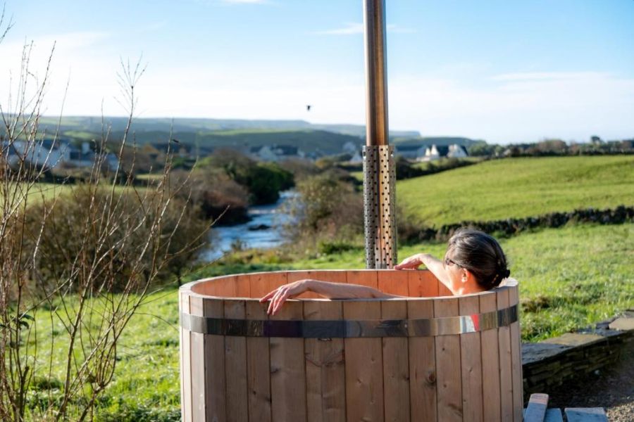 Wild Meadow Huts hot tub