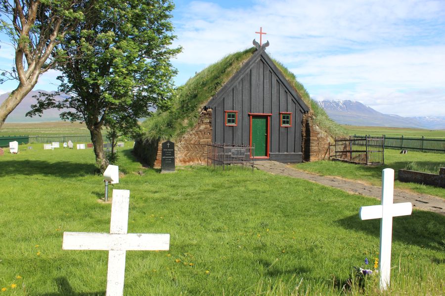 Vidimyrikirkja, busrondreis IJsland