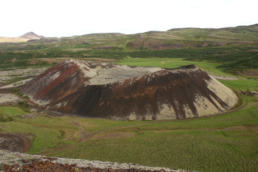 Grabrok krater busrondreis IJsland