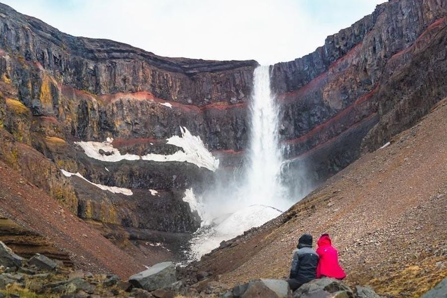 Hengifoss Autorondreis IJsland