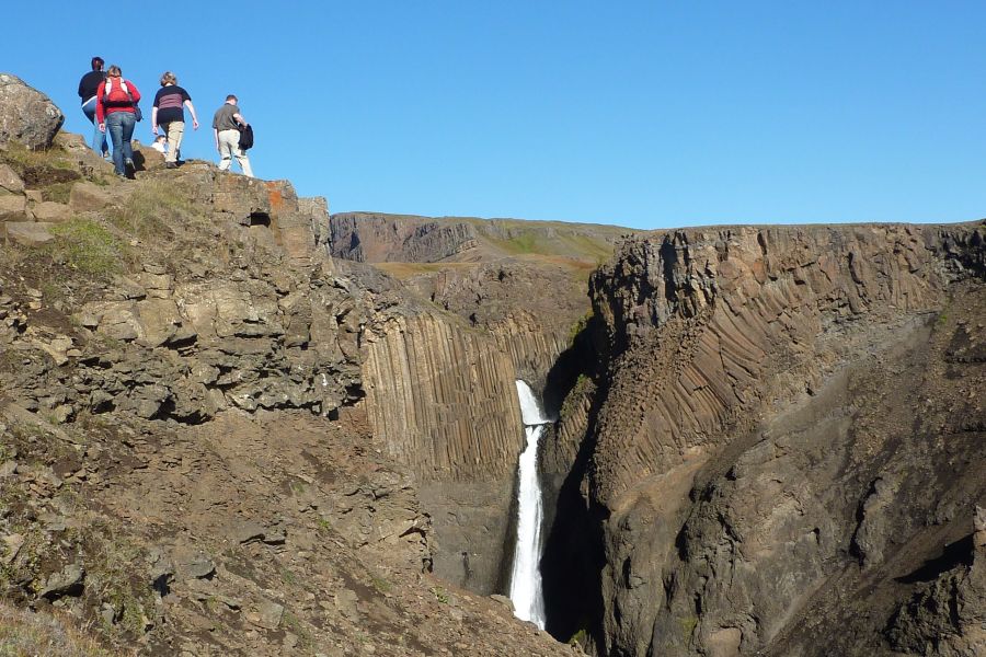Litlanesfoss waterval Wandelreis IJsland