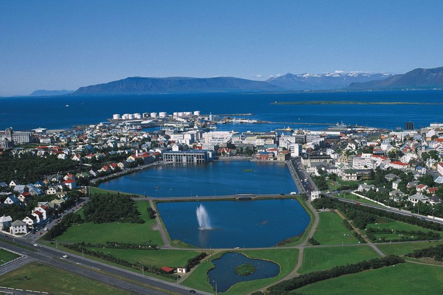FlyBus transfers Keflavik Airport - Reykjavik