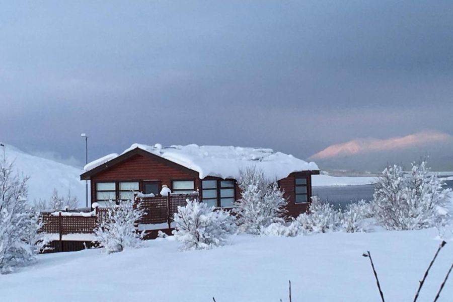Vliegreis Akureyri, verblijf in cottage, Noord IJsland