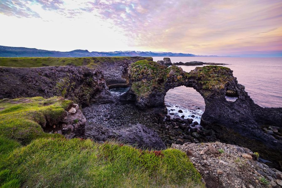Arnarstapi rotsformaties Snaefellsnes IJsland