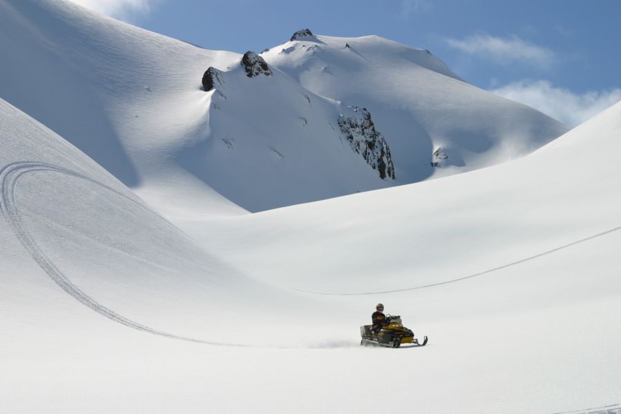 Sneeuwscooter winter IJsland