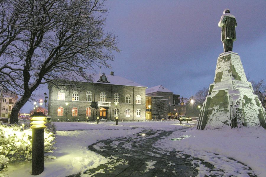 Reykjavik parlement winter IJsland