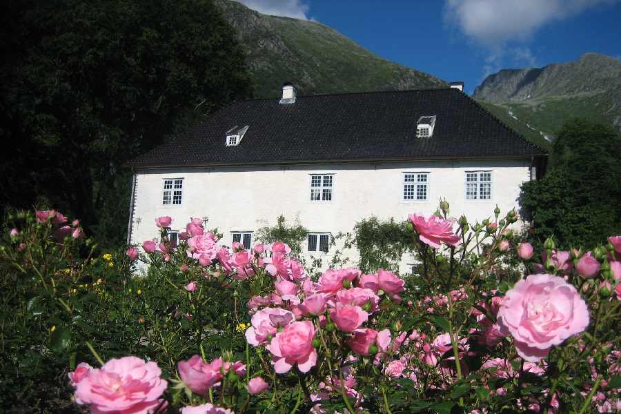 8-Daagse fly & drive hotelrondreis Sogn en Hardanger 2023