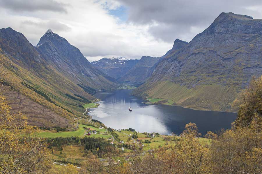 2G Bergwandeling in de Hjørundfjord