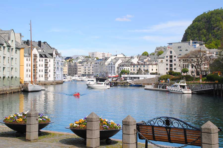 Hurtigruten excursie Kajakken in Alesund met BBI Travel
