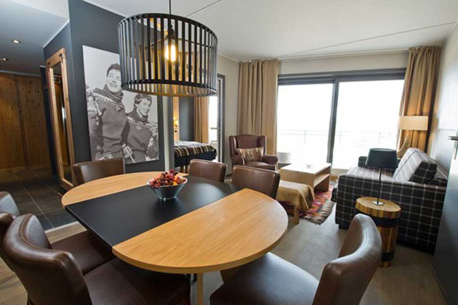 Woonkamer Skistar Lodge Trysil appartementen, Trysil Noorwegen wintersport 2024/2025 vanaf Groningen of Amsterdam
