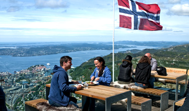 21-Daagse hotelrondreis Richard With inclusief Hurtigruten