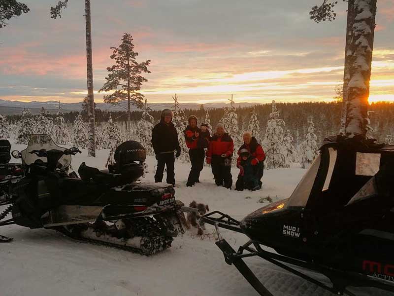 Sneeuwscootersafari in Stöten, Zweden