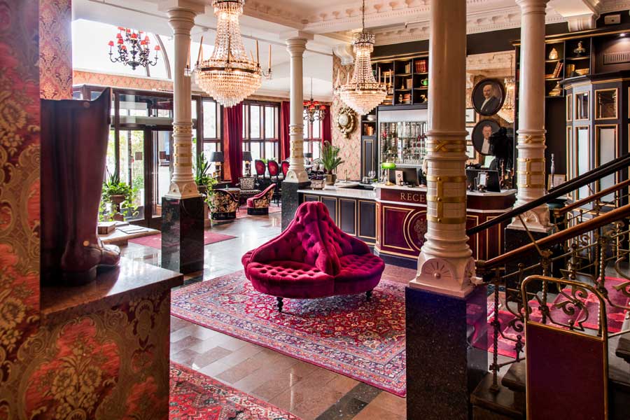 Hotel Eggers lobby