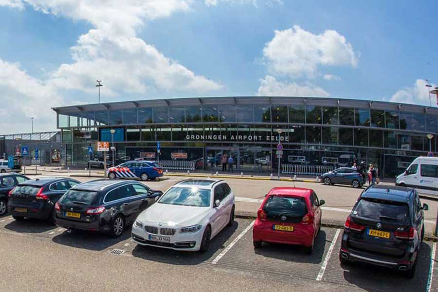 Vlieg vanaf Groningen Airport Eelde naar Scandinavian Mountains, parkeren is gratis