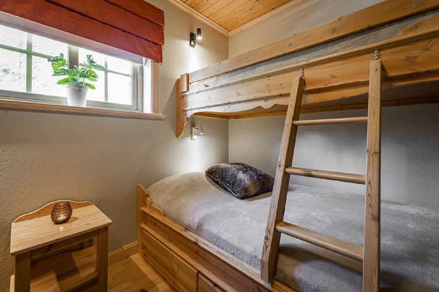 Stapelbed met breed onderbed