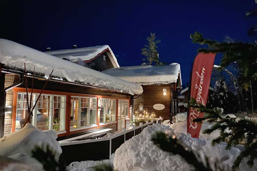 Olarsgården Hotel in de avond