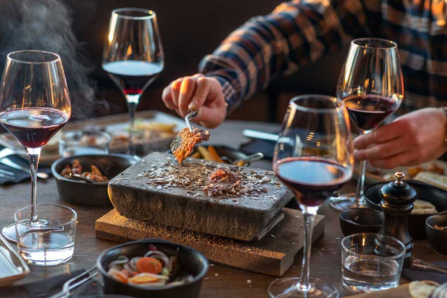 Wine & Dine in restaurant Bulldog, Stöten