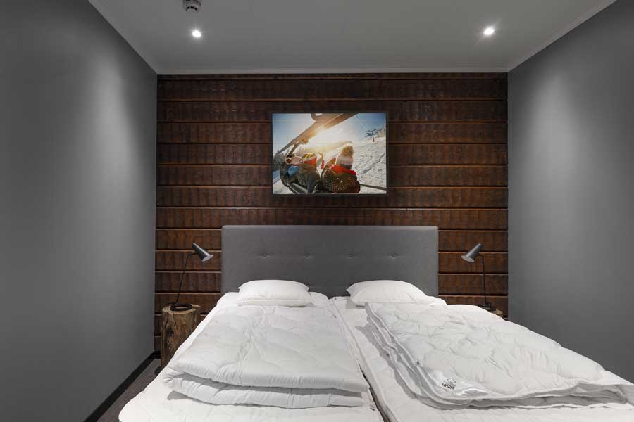 Mountain Lodge appartementen, Stöten