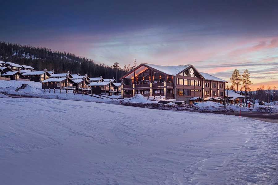 Mountain Lodge appartementen, Stöten