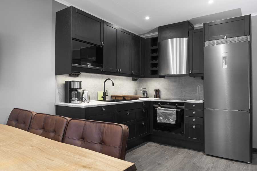 Mountain Lodge appartementen, Stöten